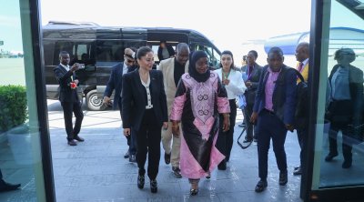 Mozambik parlamentinin sədri Azərbaycana gəldi – FOTO