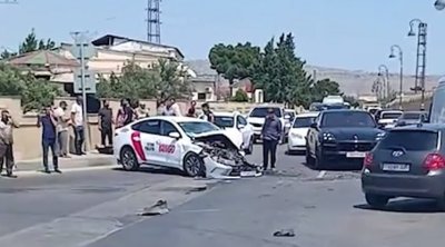 Lökbatanda sərnişin avtobusu qəzaya düşdü &ndash; VİDEO
