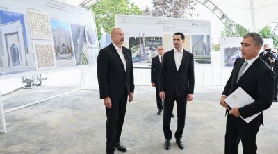 Prezidentlər Şuşa məscidində tikinti işlərinin gedişi ilə tanış oldular &ndash; FOTO