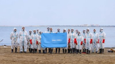 AKSİYA: Xəzər sahili neft tullantılarından təmizlənir - FOTO