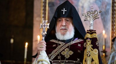 Bütün ermənilərin katolikosu könüllü istefa verməyəcək
