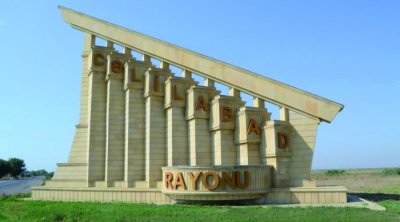 Cəlilabadda ev yanaraq kül oldu