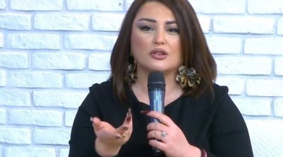 "Gözəldir, amma ağzını açmasın"