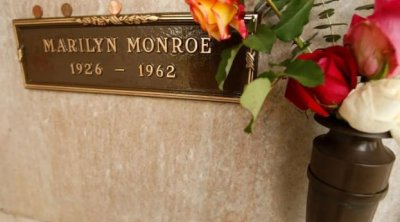 Merilin Monronun yanında dəfn olunmaq üçün 200 000 dollar ödədi