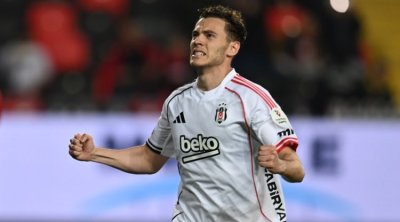 “Beşiktaş” 6 futbolçu ilə yollarını ayırdı