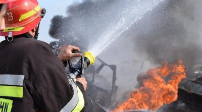 Bakıda yaşayış kompleksinin həyətində yanğın: Avtomobillərə ziyan dəydi
