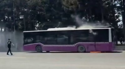 Avtovağzal yaxınlığında avtobus yandı – ANBAAN VİDEO