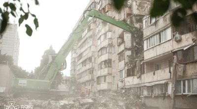 Kiyevdə xilasetmə əməliyyatı başa çatdı &ndash; 19 ölü, 61 yaralı var &ndash; FOTO