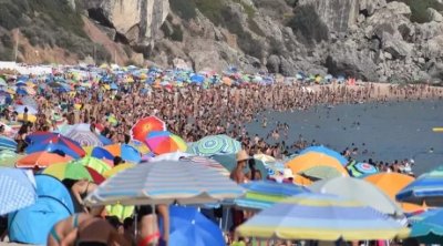 Turistlər bu ölkədə istidən ölürlər