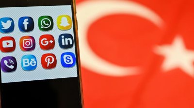 Türkiyə hökuməti sosial şəbəkələrdə 4,3 min səhifəni blokladı