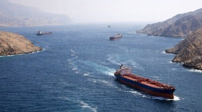 İran Hörmüz boğazında iki tankeri vurdu: Yaralılar arasında ukraynalılar da var