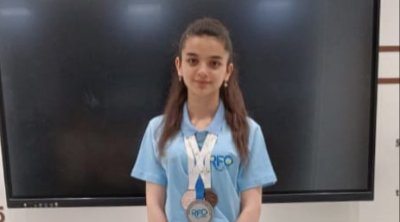 Gündə 13 saat hazırlaşaraq 400 tam bal TOPLADI