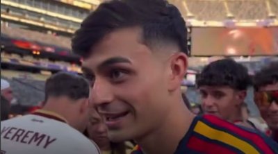 Pedri dünya çempionluğunu atası ilə belə qeyd etdi – VİDEO