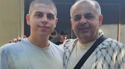 Oğlunu hərbi xidmətə yola saldı –Foto