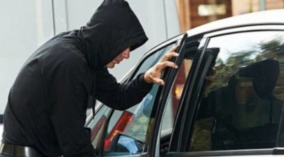 Qaradağda avtomobildən 20 min manata yaxın oğurluq oldu