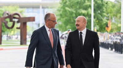 Almaniya Kansleri İlham Əliyevə TƏŞƏKKÜR ETDİ