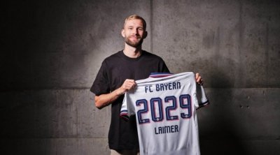 “Bavariya” bu futbolçu ilə müqaviləni uzatdı