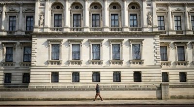 Britaniya diplomatlarını İrandan geri çağırdı