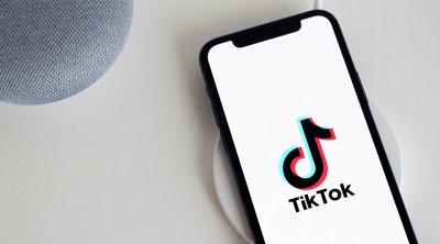 AK &ldquo;TikTok&rdquo;u ittiham etdi: Uşaqların təhlükəsizlik qaydalarını pozur