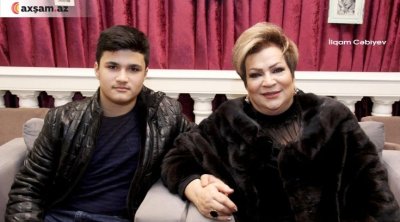 Afaq Bəşirqızı nəvəsini hərbi xidmətə yola saldı &ndash; FOTO