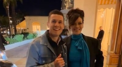 Rihannanın pərəstişkarı ilə çəkdiyi gülməli VİDEOsosial şəbəkələrdə viral oldu
