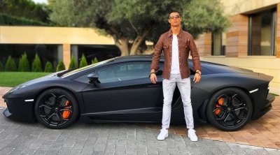 Ronaldo milyonlar dəyərində “oyuncaq”larını göstərdi - FOTO