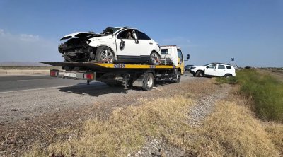 Hacıqabulda "Nissan" beton arakəsməyə çırpıldı &ndash; Ölən var - FOTO