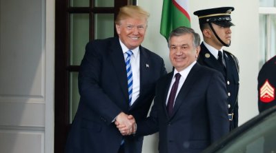 Mirziyoyev Trampı Özbəkistana səfərə dəvət etdi