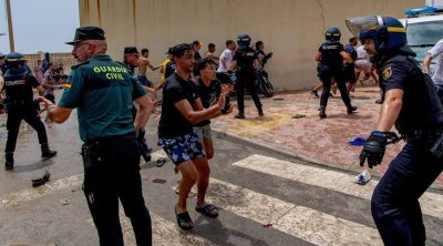 Mərakeş ordusu və polisi İspaniya sərhədinə YERİDİLDİ