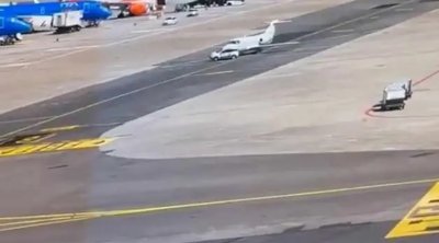 Milan hava limanında avtomobil təyyarə ilə toqquşdu