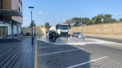 Bakının əsas küçə və prospektləri yuyuldu &ndash; FOTO