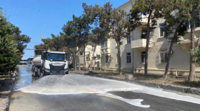 Bakının 556 küçəsi yuyuldu - FOTO