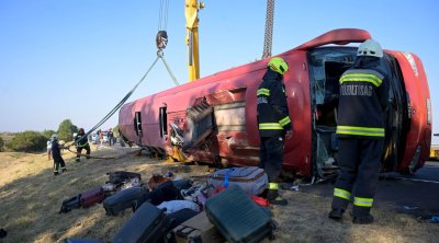 Macarıstanda Polşa avtobusu qəzaya uğradı: 12 ölü, 10 yarlı var - FOTO