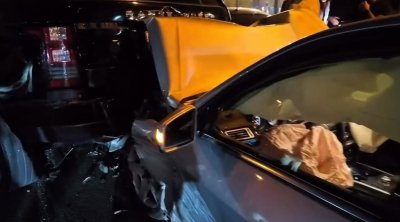 Ağ Şəhərdə bahalı avtomobillər toqquşdu- 8 maşına zərər dəydi &ndash; Video