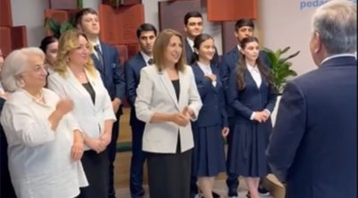 Füzulidəki məktəbin direktoru Prezidentlərin qarşısında çıxış etdi&ndash; VİDEO