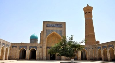 Prezidentlər və xanımları “Poyi-Kalon” kompleksini ZİYARƏT ETDİLƏR