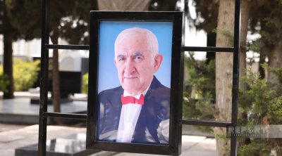 Tofiq Bakıxanov son mənzilə yola salındı &ndash; FOTO