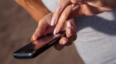 Lənkəranda qadın keçmiş ərini telefonla döydü - Uşağa görə...