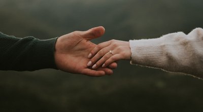 Gənclər niyə problemləri həll etmək yerinə ayrılmağı seçir? - AÇIQLAMA
