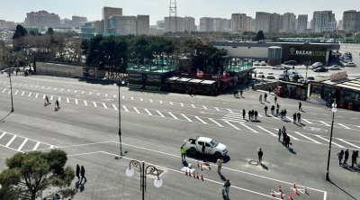 DİQQƏT! &ldquo;Gənclik&rdquo;də avtobusların dayanacaq yeri dəyişdirildi &ndash; FOTO