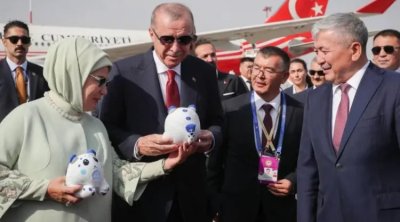 Ərdoğana da oyuncaq bəbir hədiyyə EDİLDİ