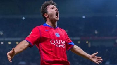 İllik 8,5 milyon avro qazanan futbolçu məşqə ucuz avtomobillə gəldi