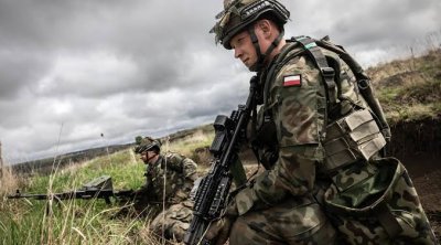 Polşa Rusiya təxribatları fonunda yeni alay yaradır