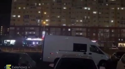 Rusiyada dəhşət: Park edilmiş avtomobillərdən yanacaq oğurlayırlar - VİDEO