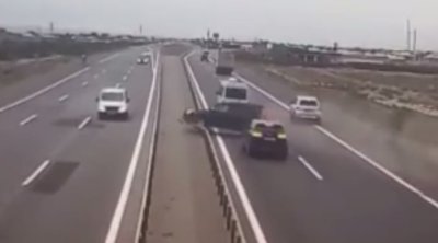 Sükan arxasında yuxulayan sürücü ağır qəza törətdi &ndash; ANBAAN VİDEO