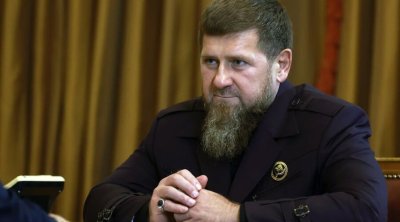 Kadırovdan çeçenlərə: &ldquo;Saqqalı uzatmayın, şalvarı qısaltmayın, çadra geyinməyin&rdquo;