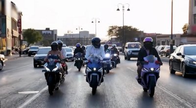 Motosikletlə toya gələn bəy və gəlin görənləri təəccübləndirdilər - VİDEO