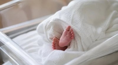 NADİR HADİSƏ: Qadın 22 il dondurulmuş vəziyyətdə qalan embrionla ana oldu