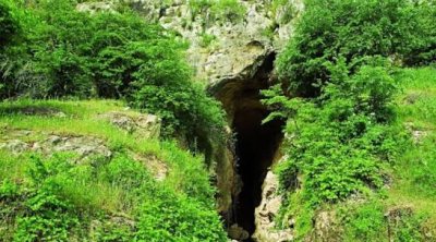 Ermənilər işğal dövründə Azıx mağarasından silah anbarı kimi istifadə edib