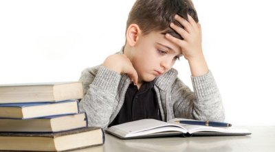 Uşaqların kitab oxuması çətinləşib – Səbəbi nədir?